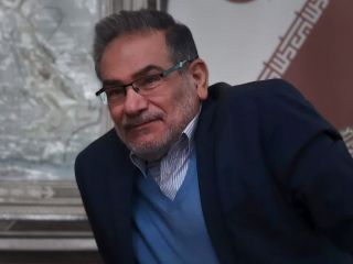 شمخانی: تهران آماده توقف غنی‌سازی با غلظت بالا و تحویل ذخیره اورانیومی خود است