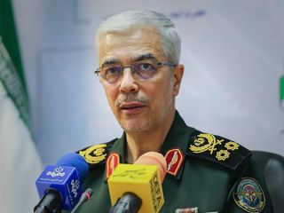 سرلشکر باقری: سلاح‌های جدید در حال نصب بر تجهیزات دریایی ایران است