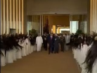 رقص موی دختران امارات برای استقبال از دونالد ترامپ