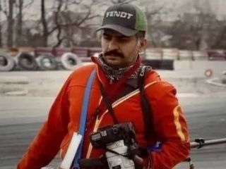 عکاس ورزشی در تصادف با ماشین مسابقه در پیست آزادی جان باخت + ویدیو