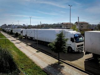 روزنامه هم‌میهن: ترکیه شش هزار کامیون ایرانی را توقیف و به مزایده گذاشت