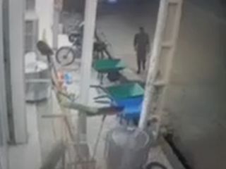 مامور کلانتری ۱۲ سوسنگرد(خوزستان)، یک موتورسیکلت دزدید