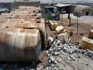 رئیس کل دادگستری هرمزگان: ذخایر سوخت قاچاق در بندر کلاهی با تولید روزانه یک پالایشگاه برابری می‌کند