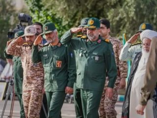 ارتش و سپاه پاسداران در بیانیه‌های جداگانه درباره حمله به ایران هشدار دادند