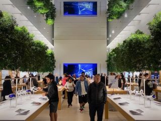 ترامپ به اپل: اگر آیفون را در آمریکا نسازید باید ۲۵٪ تعرفه بدهید