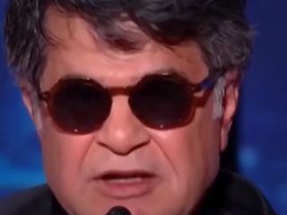 جعفر پناهی پس از دریافت نخل طلا: تمام اختلافات رو کنار بگذاریم و برای آزادی ایران بکوشیم