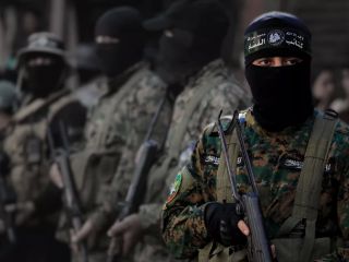 آزمون بیروت برای مقابله با حزب‌الله؛ لبنان شبه‌نظامیان فلسطینی را خلع ‌سلاح می‌کند