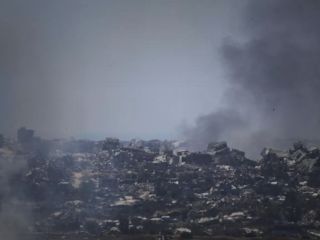 اسرائیل بیش از ۱۰۰ هدف در غزه را بمباران کرد؛ محافظان کامیون‌های حامل کمک‌ها کشته شدند