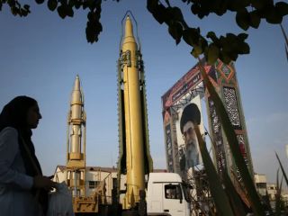 مقام آمریکایی: دولت ترامپ کاهش تحریم‌های تهران در قالب «توافق مقدماتی» را بررسی می‌کند