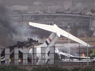 اسرائیل «آخرین هواپیمای فعال» در فرودگاه صنعا را هدف قرار داد + ویدیو