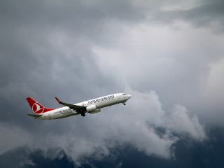 ترکیه مسافران پروازهای به مقصد این کشور را که قبل از بازشدن درها از صندلی خود بلند می‌شوند جریمه می‌کند