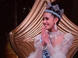 تاج دختر شایسته جهان بر سر نماینده تایلند نشست؛ نماینده انگلیس اعتراض کرد