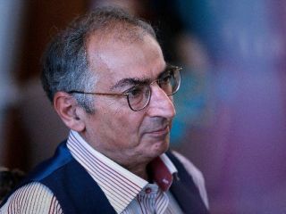 زیباکلام: مردم ایران بخاطر کینه ای که از نظام دارند از فلسطینی‌ها بیزارند