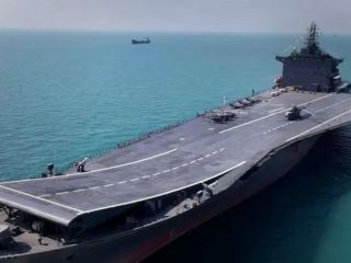 رونمایی از یک پهپاد جدید سپاه هم‌زمان با افزایش تنش‌ها در مذاکرات هسته‌ای