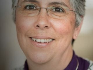 اولین زنی که ممکن است اسقف اعظم انگلستان شود، گلی فرانسیس دهقانی کیست؟