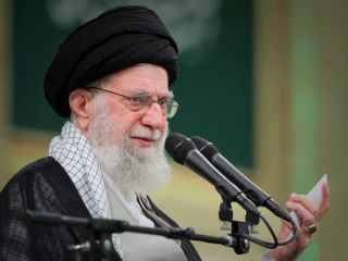 خامنه‌ای پیشنهاد هسته‌ای آمریکا را رد کرد: نمی‌توانند در این مورد هیچ غلطی بکنند