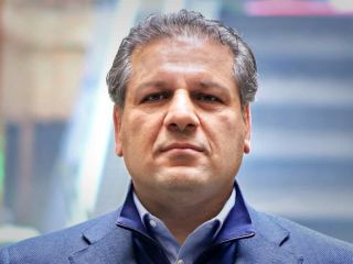 جنجال حضور چهره‌های ورزشی و سیاسی در مراسم ختم پدر مالک «بانک آینده»و «ایران مال»