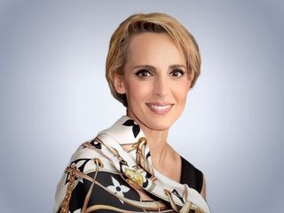 مکی (مهکامه) زنگنه، از فرار از ایران در ۹ سالگی تا رتبه ۲۳ «ثروتمندترین زنان خودساخته آمریکا»