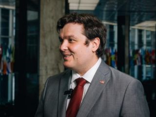 معاون سخنگوی وزارت خارجه آمریکا: به‌زودی با مقامات ایرانی دیدار خواهیم کرد