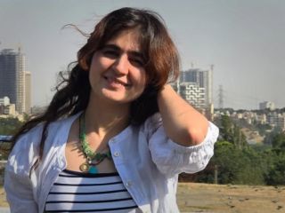 سپیده قلیان، فعال مدنی، پس از دو سال از زندان اوین آزاد شد