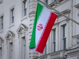 دادگاه ۷ ایرانی طرفدار سلطنت به اتهام کتک‌زدن یک حامی جمهوری اسلامی در نزدیکی سفارت ایران در لندن