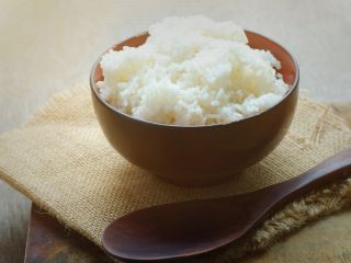 هشت ماده غذایی که با سرد شدن در یخچال به تنظیم قندخون و کنترل وزن‌تان کمک می‌کنند