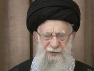 پنهان شدن خامنه‌ای در پناهگاه، سوژه داغ تمسخر و انتقاد!