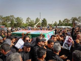 تصاویر سردار فدوی و حسین طائب در تشییع جنازه حاجی‌زاده