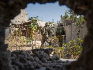 اکونومیست: چرا جنگ اسرائیل در غزه ۲۱ ماه طول کشیده اما جنگ با ایران فقط ۱۲ روز؟