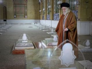 صفحه موساد: خامنه‌ای در قید حیات است / سخنران دفتر خامنه‌ای: رهبر ما در پناهگاه نیست، در کمینگاه است