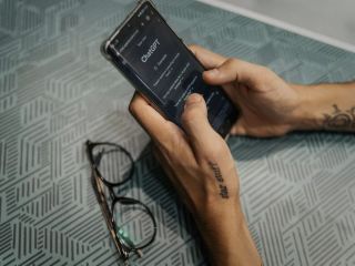 اختلاف عجیب یک زن و شوهر آمریکایی بر سر استفاده مستمر مرد از چت‌جی‌پی‌تی