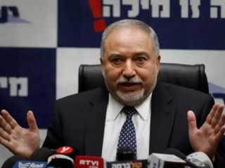 آویگدور لیبرمن: تنها گزینه و ضمانت امنیتی برای اسرائیل تغییر رژیم در ایران است