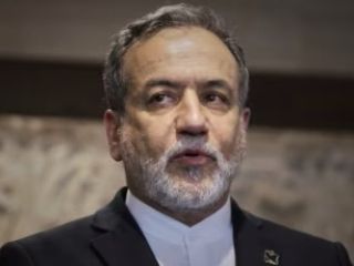 عراقچی در مصاحبه با فاکس نیوز: حتی به قیمت تهدیدهای سنگین جهانی، از غنی‌سازی دست نمی‌کشیم