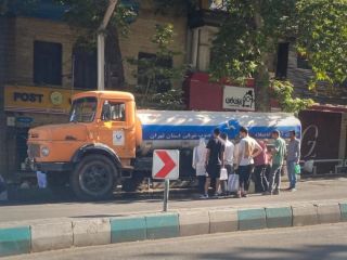 ایران در هول‌وهراس روز صفر آب؛ خرید پمپ ۵۰ میلیون تومان آب می‌خورد