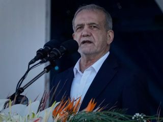 پزشکیان: آماده پاسخ به اسرائیل هستیم؛ در نشست سه‌جانبه تهران چه گذشت؟