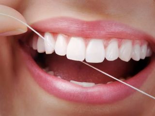 جایگزینی برای سوزن‌های دردناک؛ پژوهشگران با نخ دندان موش‌ها را واکسینه کردند