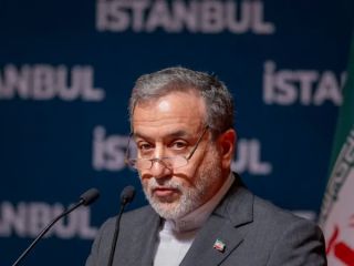 ترامپ: در صورت شروع فعالیت هسته‌ای حمله می‌کنیم عراقچی: پاسخی می‌دهیم که نتوانید پنهان کنید