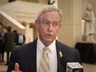 قانون‌گذار آمریکایی: تامین مالی شبه‌نظامیان از سوی بغداد که با «سر مار» در ایران همکاری دارند «دیگر قابل تحمل نیست»