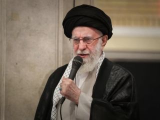خامنه‌ای: طرح موضوعات غنی‌سازی و حقوق‌ بشر «بهانه‌ای» برای مقابله با جمهوری اسلامی است