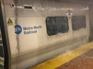 (ویدیو) بارش شدید باران، متروی نیویورک را فلج کرد