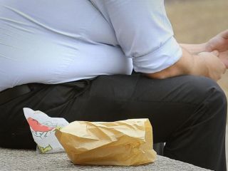 مصرف بیشتر غذاهای فوق‌فرآوری شده با افزایش خطر سرطان ریه مرتبط است