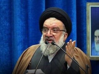 امام جمعه تهران: موشک‌های ما تل‌آویو را ویران خواهد کرد / زین پس خون و مال ترامپ حلال است