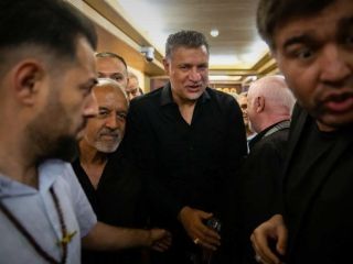 تصاویر؛ از علی دایی تا عادل فردوسی‌پور در مراسم ختم داریوش مصطفوی