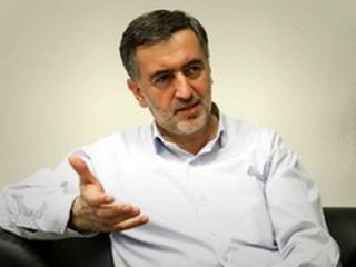 عبدالله گنجی خطاب به مردم: قدر جمهوری اسلامی را بدانید؛ بدون آن تحقیر، تجزیه و تسلیم در انتظار ماست