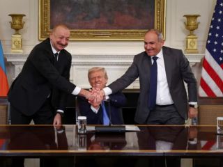 ارمنستان و آذربایجان در کاخ‌سفید توافقنامه صلح امضا کردند