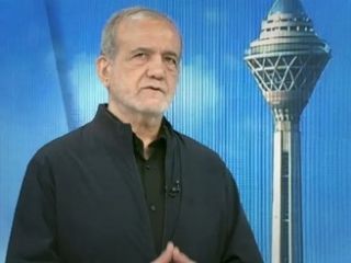 پزشکیان در صداوسیما: حتی زندانیان و دختران بی‌حجاب که با آنها برخورد کرده بودیم پای ایران ایستادند