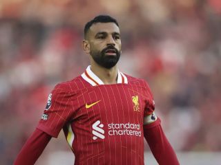 انتقاد محمد صلاح از یوفا به‌خاطر پنهان کردن نحوه مرگ «پله فلسطینی»: می‌توانید بگویید چگونه مرده؟