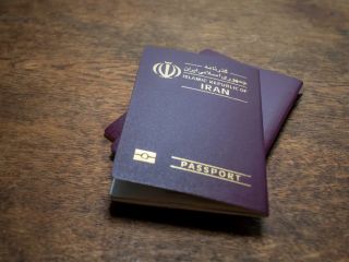 با تعطیلی سفارتخانه‌ها در تهران، هزاران گذرنامه ایرانی معطل مانده است