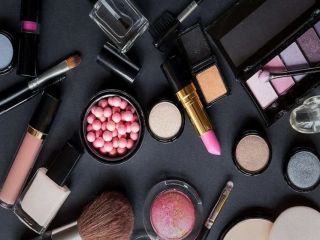 آیا این رژ لب برای بچه‌پولدارهاست؟