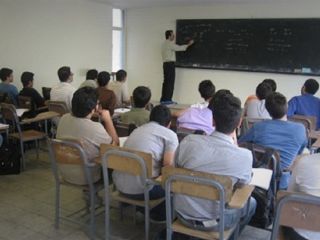 مدرسه و فروپاشی ایران؛ تجربه شش سال معلمی